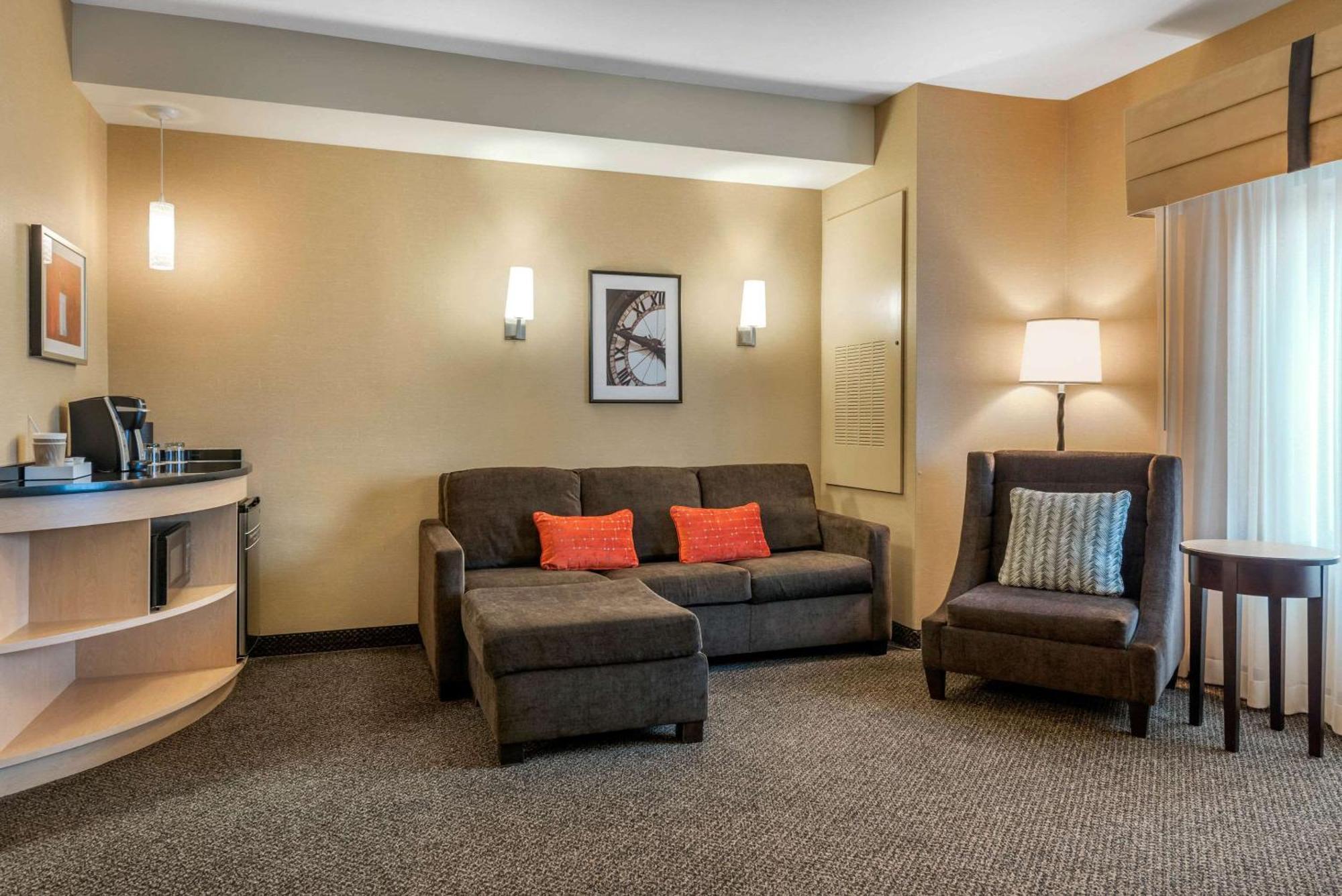 Cambria Hotel Akron - Canton Airport Uniontown Экстерьер фото